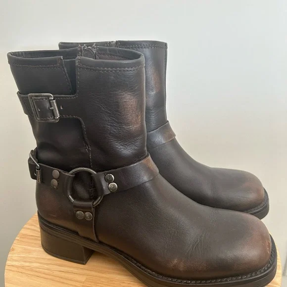 Steve Madden Brown Brixton Boots - Picture 4 of 8